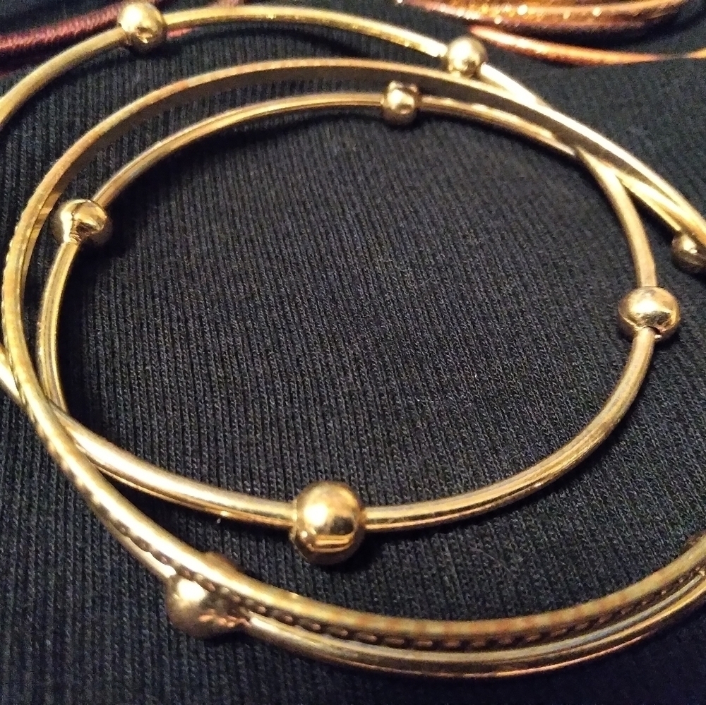 Beautiful Bangles - Picture 3 of 6